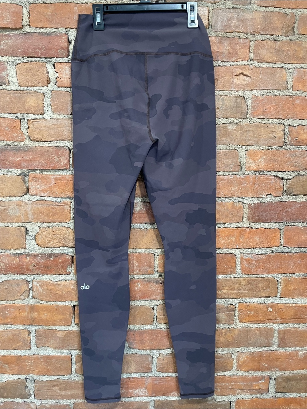 ALO Yoga High-Rise Camo Leggings | size M
